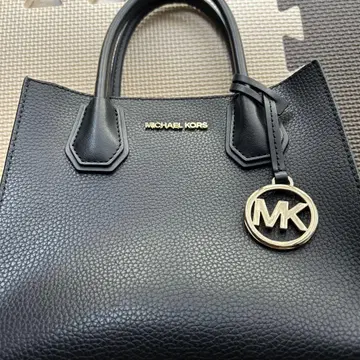 MICHAEL KORS 블랙 가죽 토트백