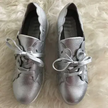 Miss Kyouko 실버 스니커즈 24.5cm