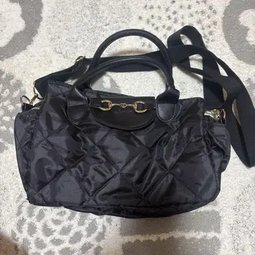 퀼팅 블랙 숄더백
