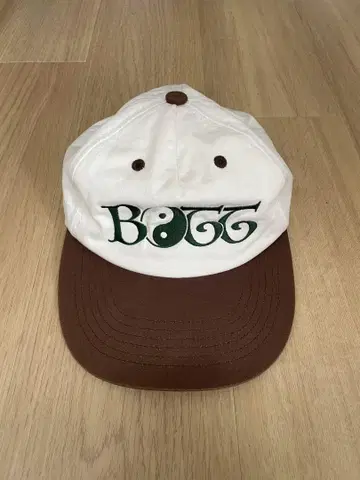 BOTT 화이트 브라운 캡