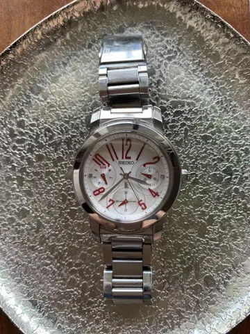 SEIKO 루키아 여성용 손목시계 실버/화이트 레드 정크제품