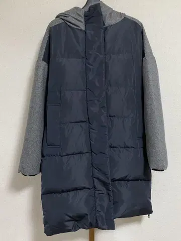 KBF 롱 다운 자켓 그레이 x 블랙