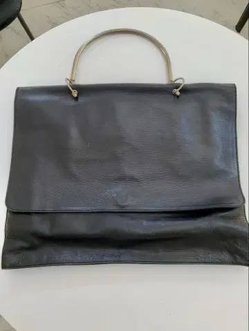 블랙 가죽 핸드백