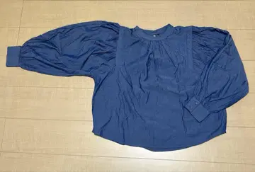 거의 미사용 어반 리서치 데님색 긴팔 셔츠 개더 볼륨 슬리브