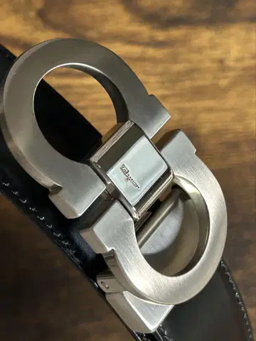 새상품급 살바토레 페라가모 벨트 블랙 실버 가죽