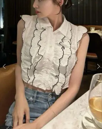 SNIDEL 크롭 스칼라 프릴 블라우스 스나이델