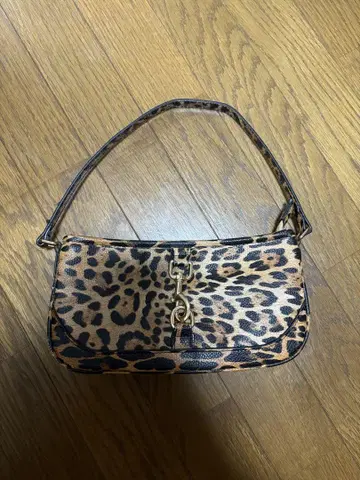 moussy 레오파드 백
