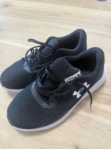 언더아머 블랙 스니커즈 27.5cm WIDE
