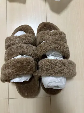 Le Talon 퍼 샌들 브라운