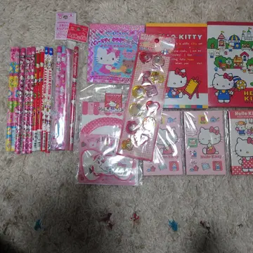 Hello Kitty 문구 세트 묶음 판매!