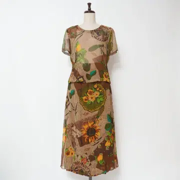 새상품급 루이페로 보태니컬 무늬 시어 셋업 사이즈 7/9*GD771