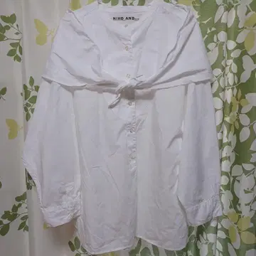 NIKO AND - 화이트 긴팔 셔츠