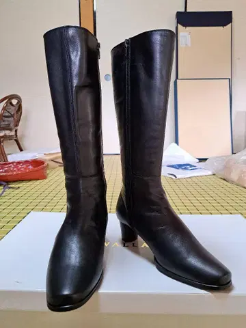 블랙 가죽 롱 부츠 힐 5cm WALLAGE 24EEE