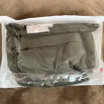UNIQLO 미니 숄더백