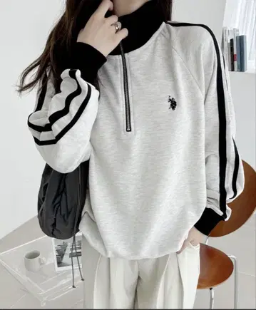 U.S. POLO ASSN 그레이 라인 디자인 하프 지퍼 맨투맨