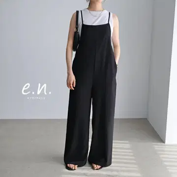 evernavy 에버네이비 드레이프감 소재 스퀘어넥 살로펫