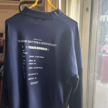 네이비 하이넥 트레이닝복