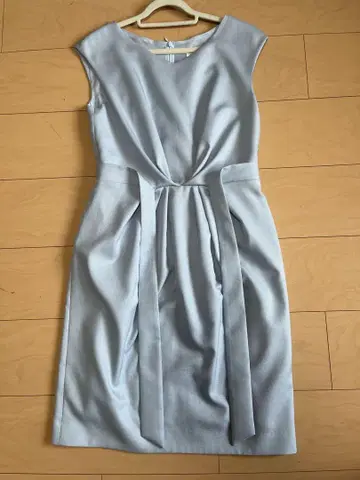 스트로베리 필즈 무릎 기장 원피스 스카이블루 깔끔한