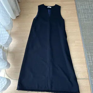 SLOBE 네이비 슬리브리스 원피스