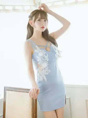 택 포함 새상품 Tika 스카이블루 타이트 드레스 xx 사이즈