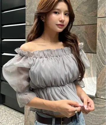 2WAY 오프숄더 시어 개더 블라우스