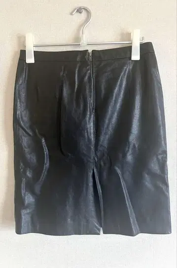 DEUXIEME CLASSE 블랙 램 가죽 미디 스커트