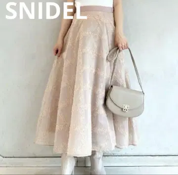 가격 대폭 인하 새상품급 SNIDEL 프린지 자카드 롱 스커트