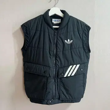 adidas 70s~80s 데상트기 충전솜 베스트 트레포일 로고 블랙