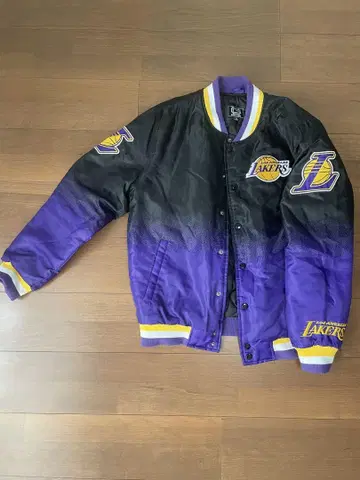 ultra game의 Lakers 바시티 자켓