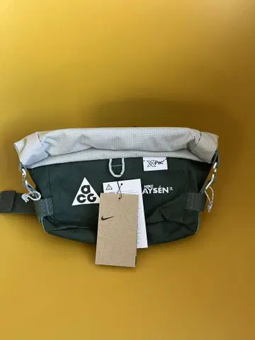 새상품 NIKE ACG AYSEN WAISTPACK 아이센 허리 백