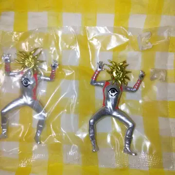 타로 로만 가챠 폭발하는 예술의 거인 두 개