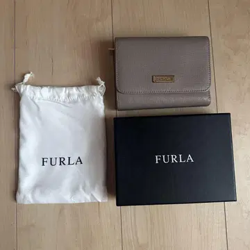 FURLA 3단 폴더형 지갑 그레이 수납 가방 포함