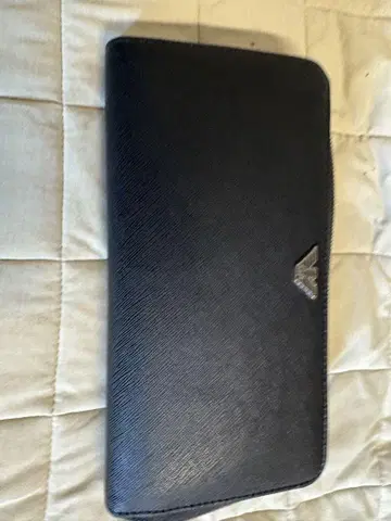 EMPORIO ARMANI 블랙 장지갑