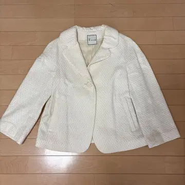 Tiaru 아이보리 자켓