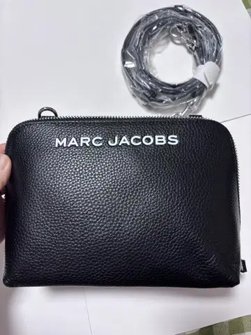MARC JACOBS 블랙 숄더백