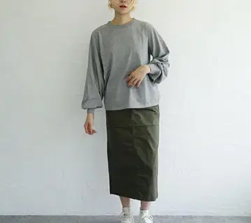 미즈이로 인드 퍼프 슬리브 롱 T
