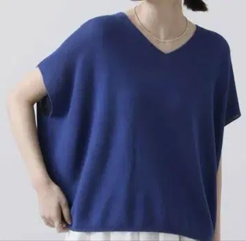 Gready Brilliant V넥 카라홀 G 프렌치 니트탑 블루