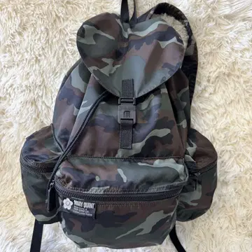 컨디션 최상 MARY QUANT 백팩 카키 카모플라쥬 지퍼 포켓