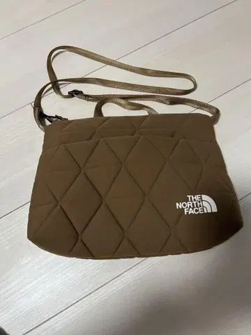 THE NORTH FACE 퀼팅 사코슈 브라운