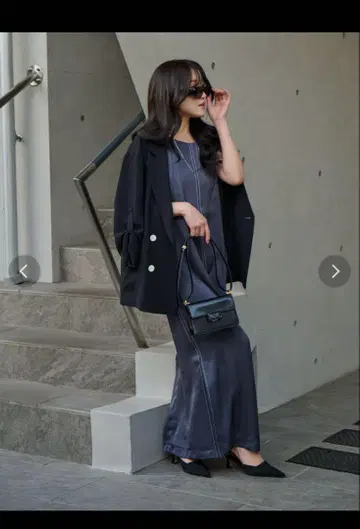 새틴 I 라인 원피스