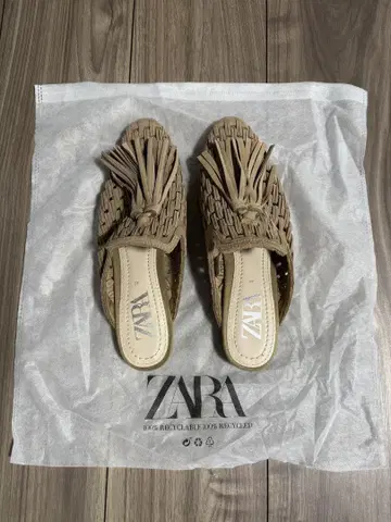 ZARA 태슬 스웨이드 샌들 36