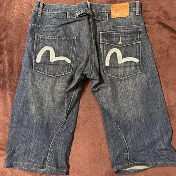 새상품급 에비수 EVISU 하프 팬츠