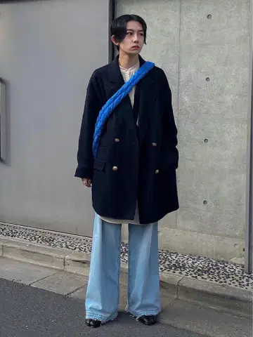 renya 착용 ZARA 네이비 테일러드 자켓