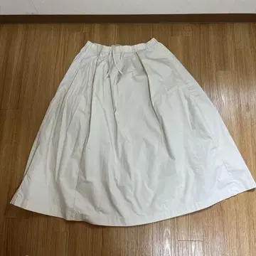 무인양품 스트레치 고밀도 직조 턱 스커트 M~L 아이보리