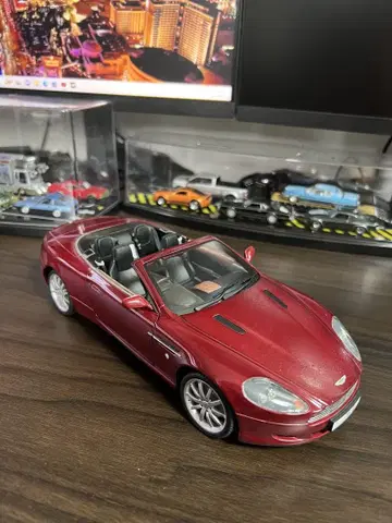 애스턴 마틴 DBS 오픈카 1/18 미니카