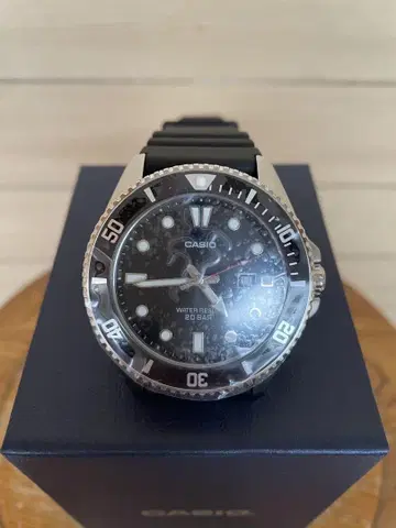 새상품 미사용 CASIO MDV-107-1A1JF 손목시계 다이버 워치