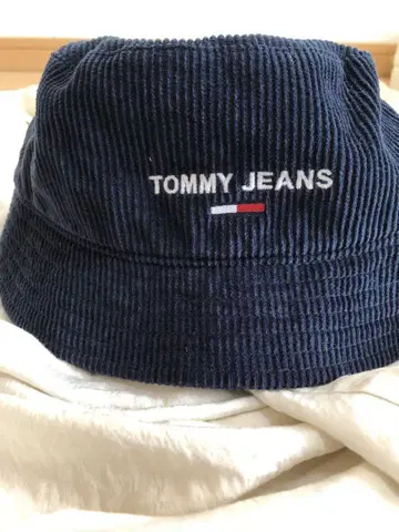 TOMMY JEANS 네이비 버킷햇