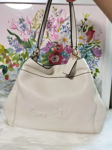 화이트 가죽 숄더백