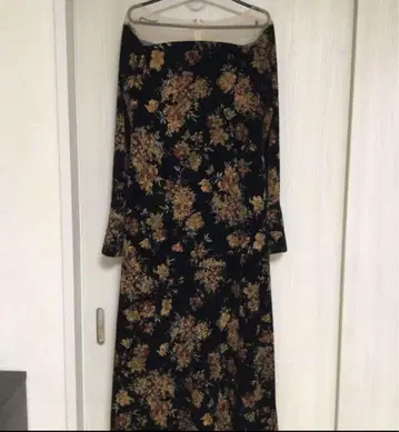 ameri FLOWER PRINT VELOUR DRESS