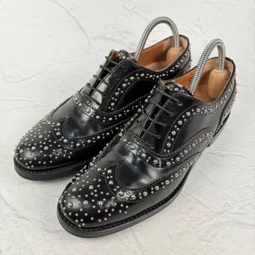 [ 새상품급 ] 처치스 버우드 메트 스터드 블랙 36 메달리온 내측 날개